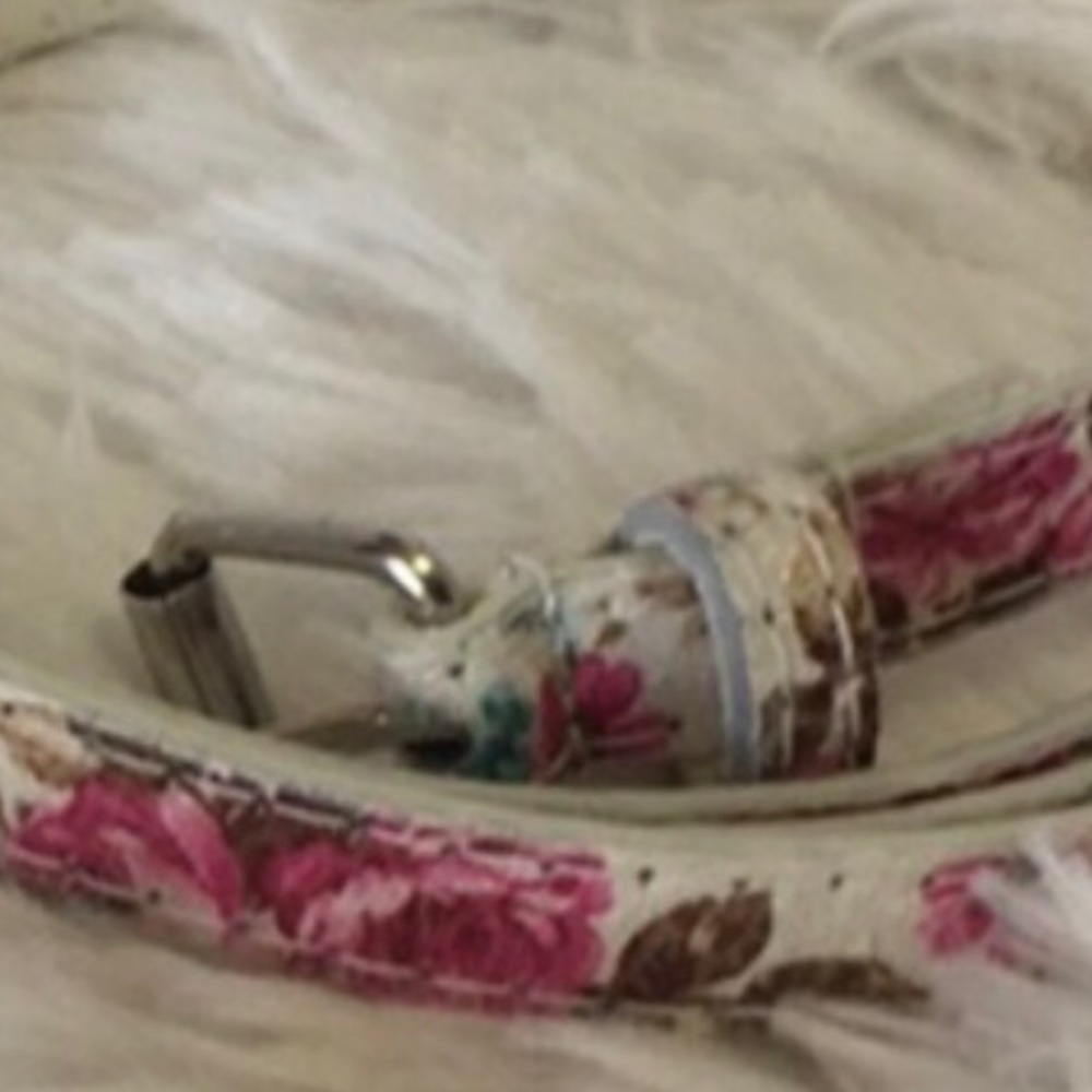 Large Skinny Floral Belt - Picture 3 of 6